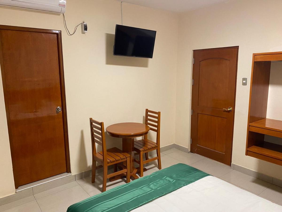 Tariri Hotel Pucallpa Exterior foto